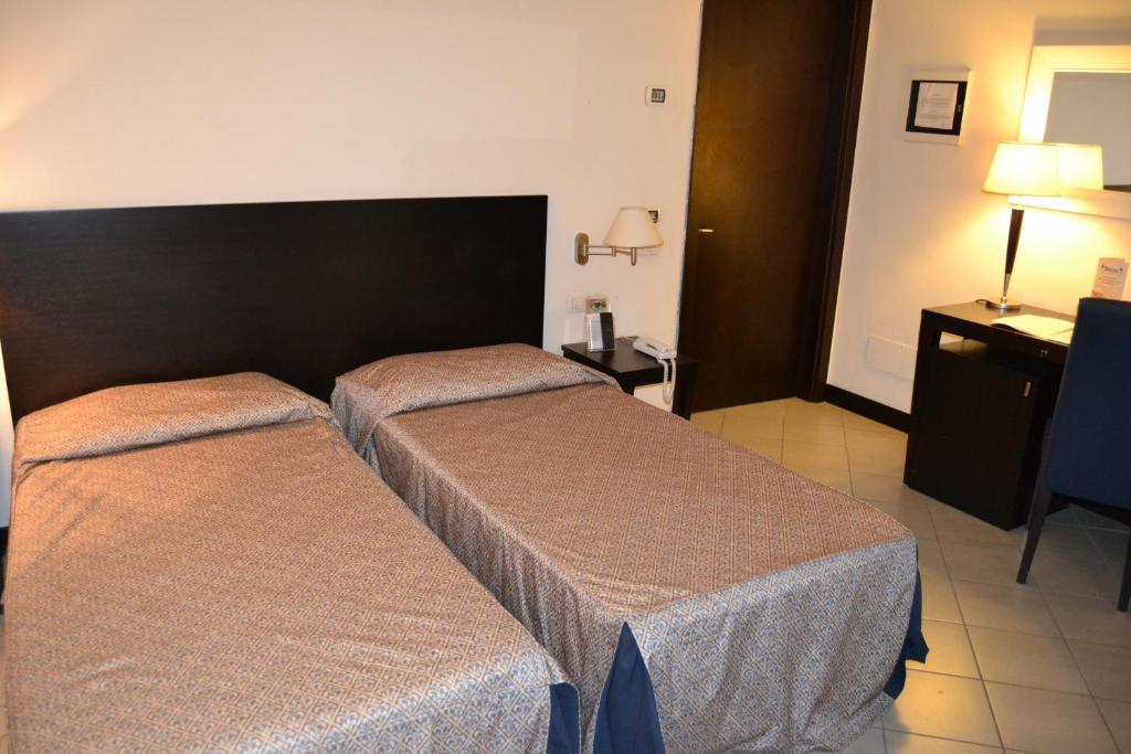 Hotel I' Fiorino Montelupo Fiorentino Quarto foto